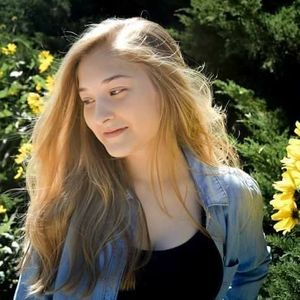 Meet your Posher, Maegan